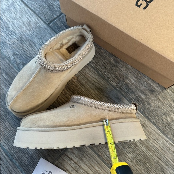 Brand New UGG Women’s Tazz Platform Slippers Mustard Seed - Picture 7 of 10